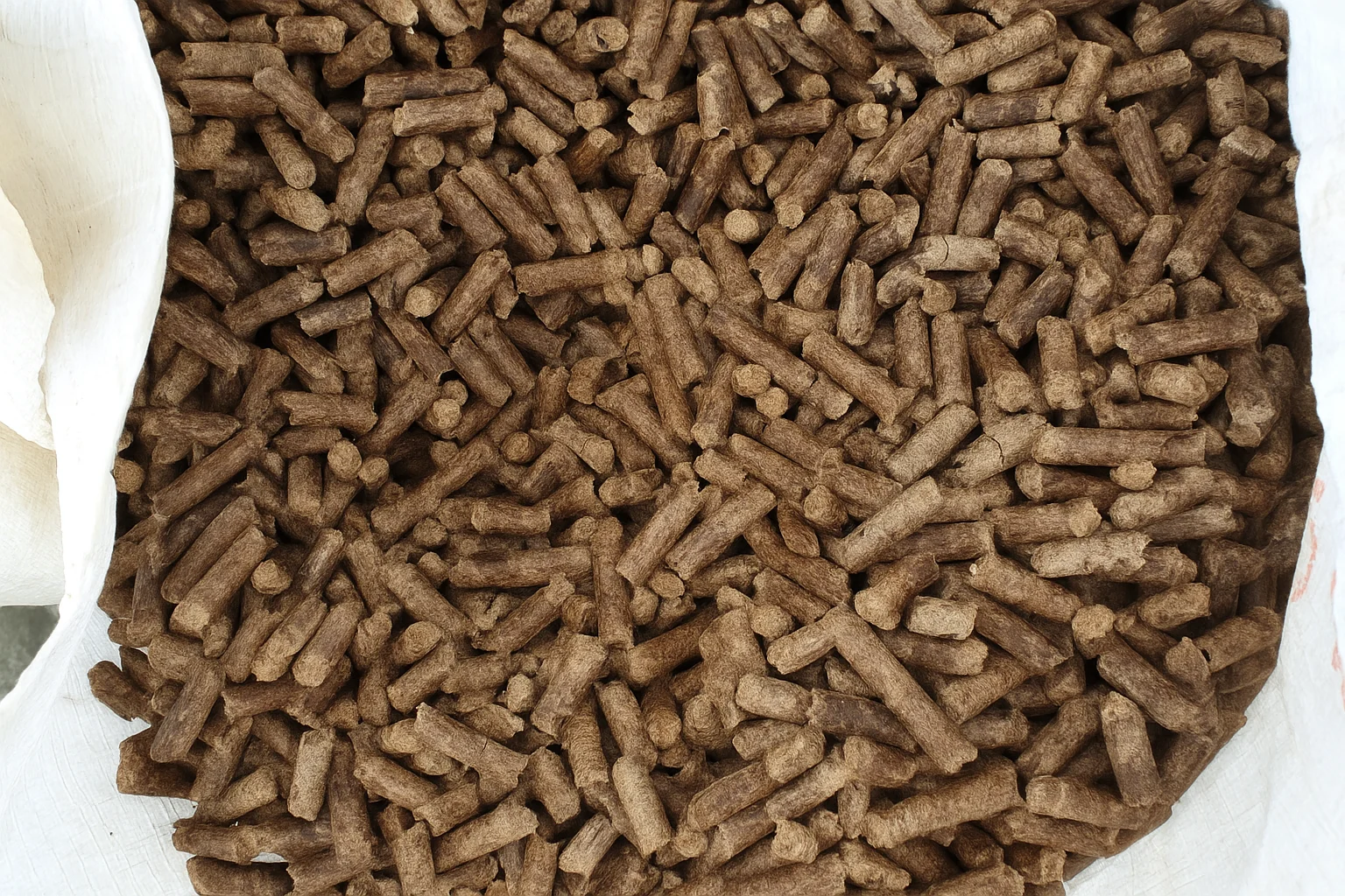 Premium wood pellets for industrial and power generation use